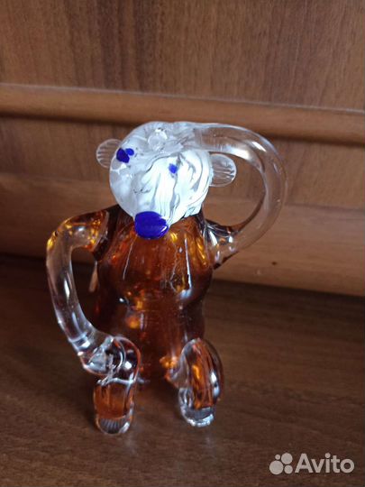 Стеклянная фигурка Обезьянка