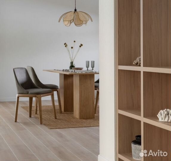 Стол из натурального дерева