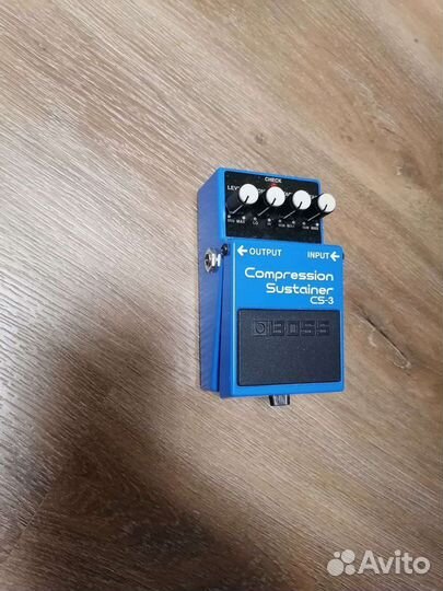 Гитарная педаль boss cs-3