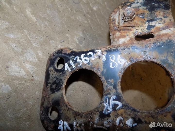 Кронштейн задней балки Octavia 1997-2000