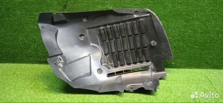 Подкрылок передний правый Land Rover Range Rover