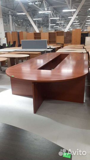 Большой стол для переговоров 460см., Б.У