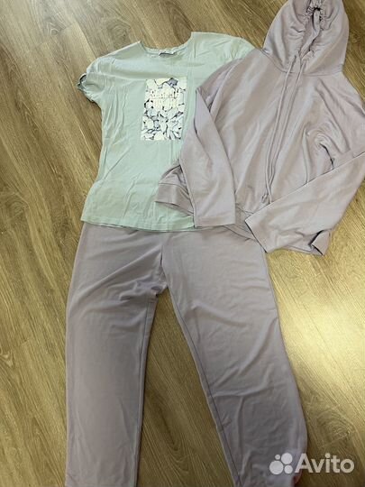 Спортивный костюм женский