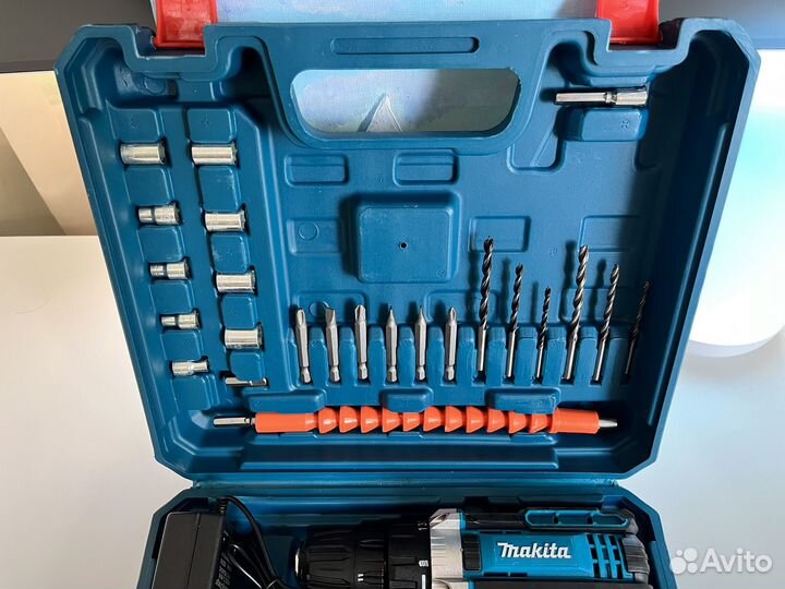 Аккумуляторный шуруповерт Makita 26V