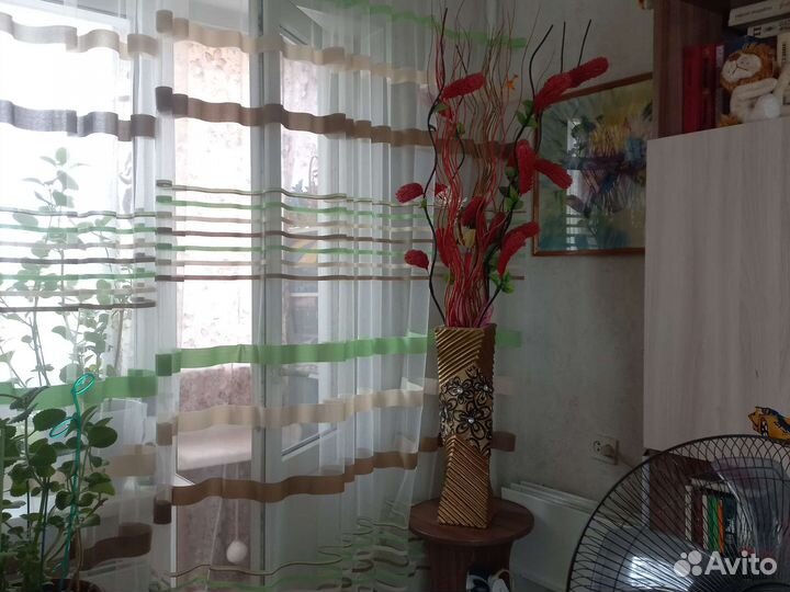 Ваза большая напольная с декором