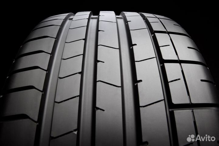 Pirelli P Zero PZ4 235/50 R19 99W