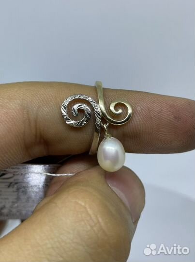 Золотое кольцо с брилл., жемчуг 3.69 гр., р.17.5