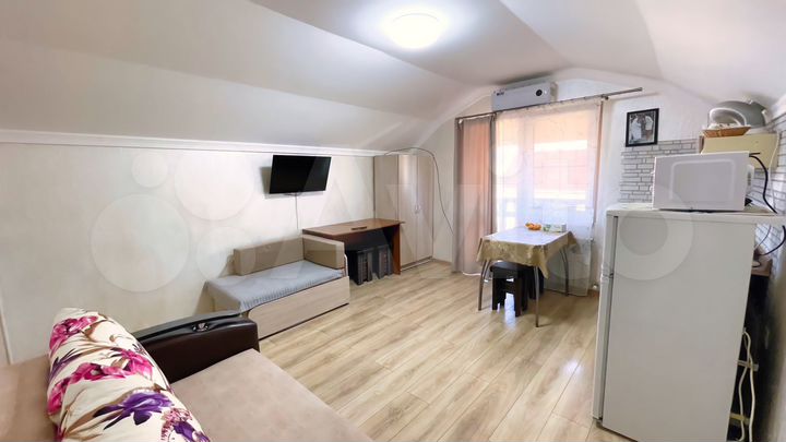 2-к. квартира, 42 м², 3/3 эт.