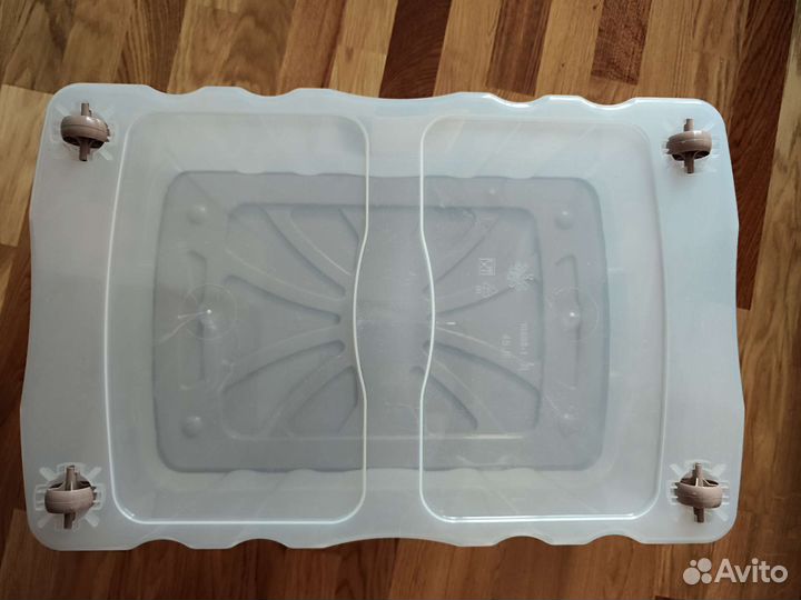 Ящик пластиковый на колесах