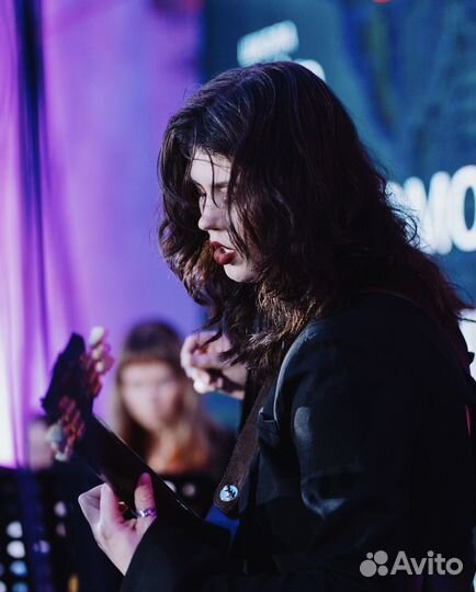 Педагог по гитаре (акустика, электро, бас)