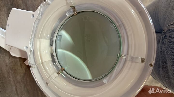 Лампа настольная косметологическая