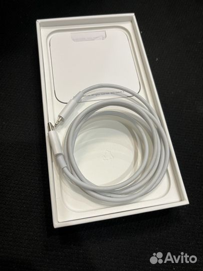 Провод lightning type c на iPhone