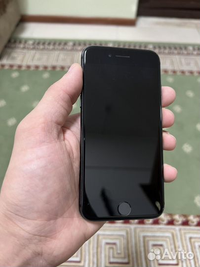 iPhone 8, 64 ГБ