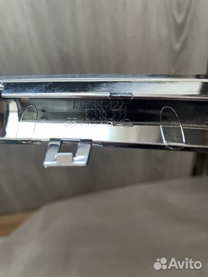 Молдинг решетки радиатора Opel Insignia