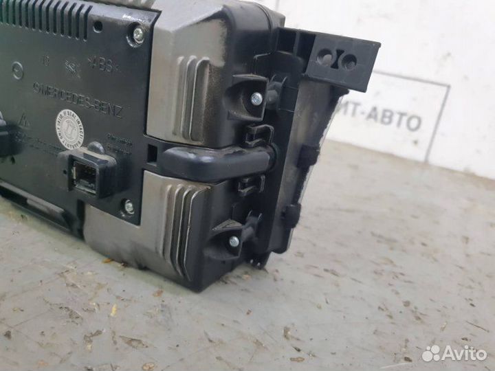 Монитор Mercedes-Benz S-Class W221