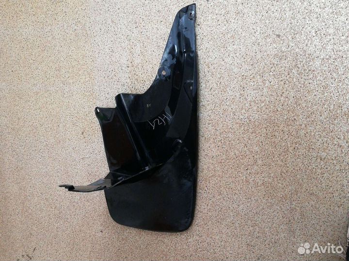 Брызговик задний правый Prado 150