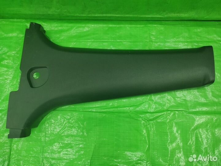 Обшивка стойки средней лев. Kia Sportage