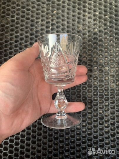 Хрустальные рюмки