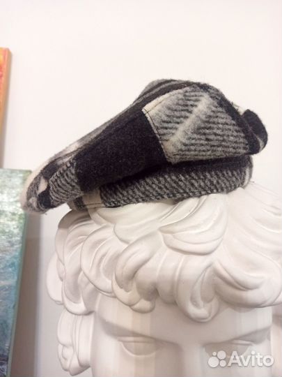 Берет женский в клетку 58