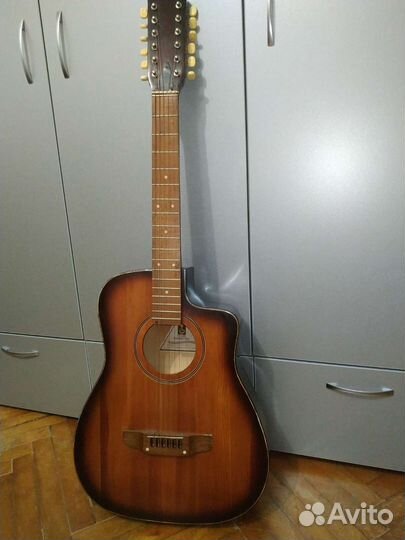 Акустическая гитара