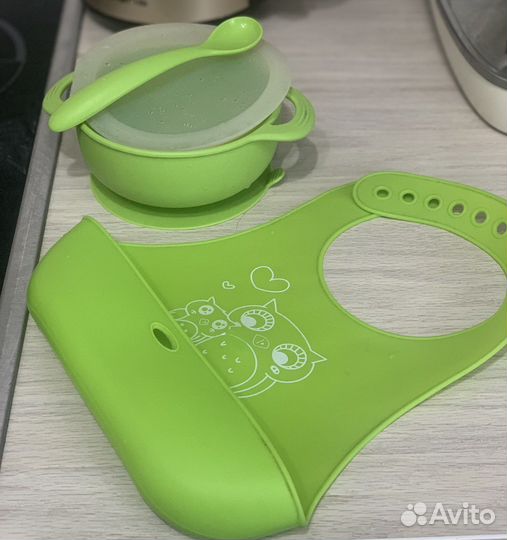 Тарелка на присоске+ нагрудник детская посуда