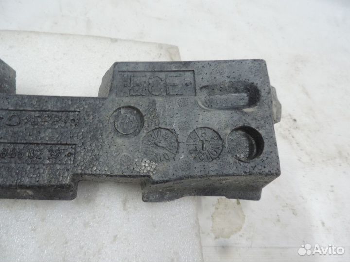 Абсорбер переднего бампера правый Mercedes-Benz E