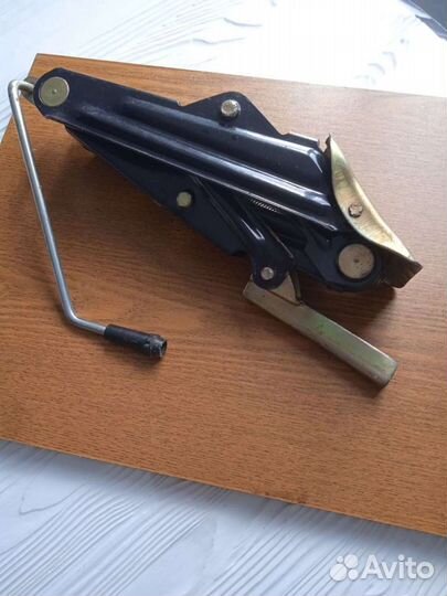 Домкрат рычажно-винтовой