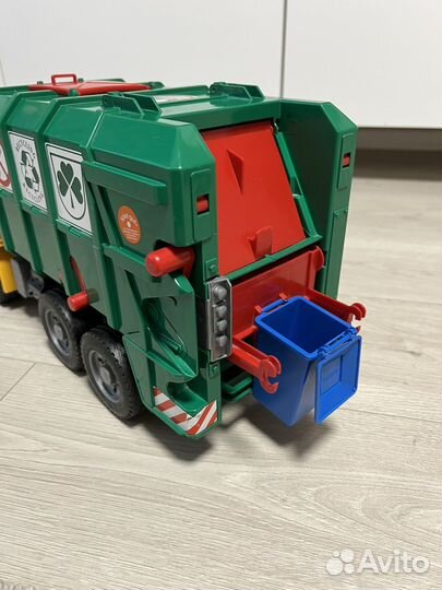 Мусоровоз Bruder
