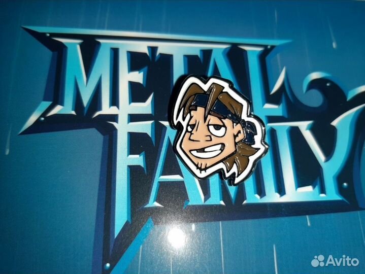 Значок Metal Family Чес