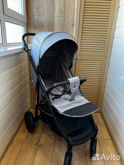 Прогулочная коляска детская с надувными колесами