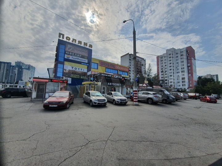 Торговая площадь в ТЦ Поляна, 80 м²