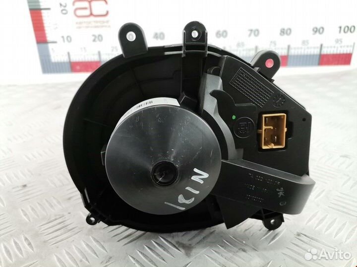 Моторчик печки для Volkswagen Passat 5 8D1820021B