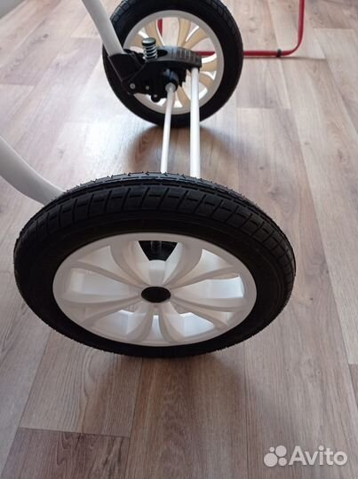 Детская коляска 3 в одном