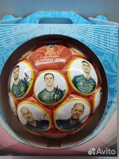 Футбольный мяч с FIFA 2018