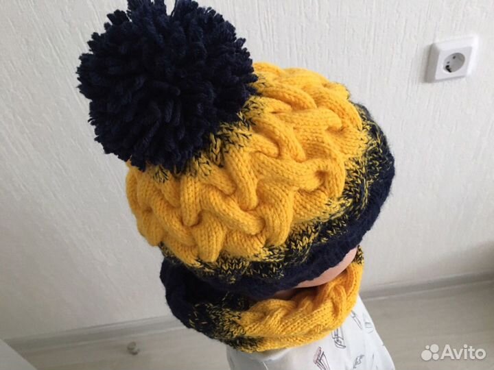 Новый демисезонный комплект ручной вязки