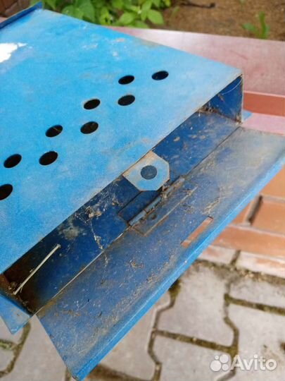 Советский металлический почтовый ящик