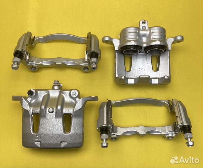 Nissan Serena тормозной суппорт