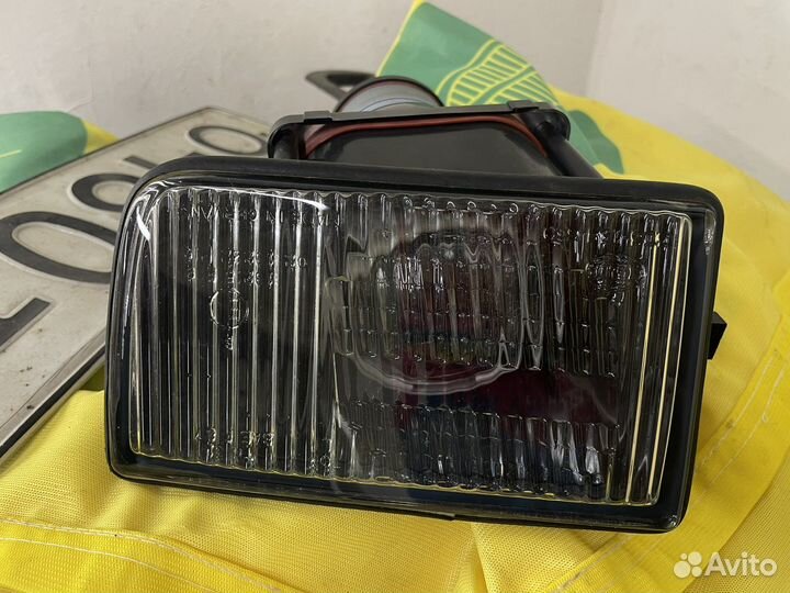 Фара противотуманная BMW E34 новая