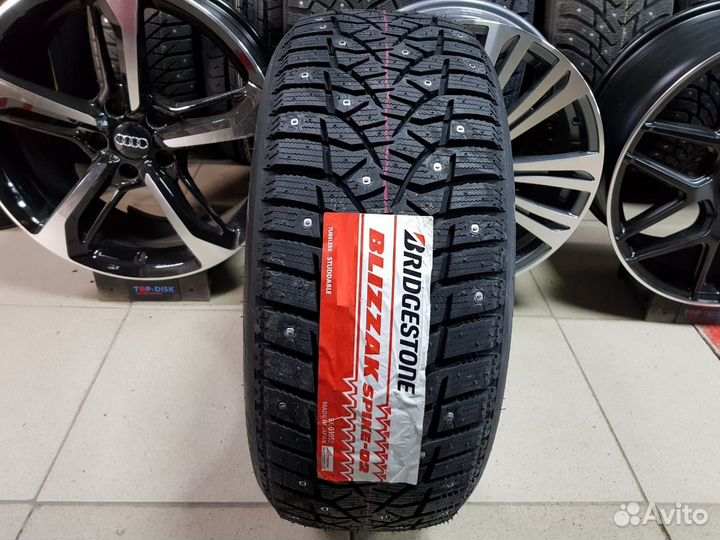 Bridgestone Blizzak Spike-02 215/65 R17