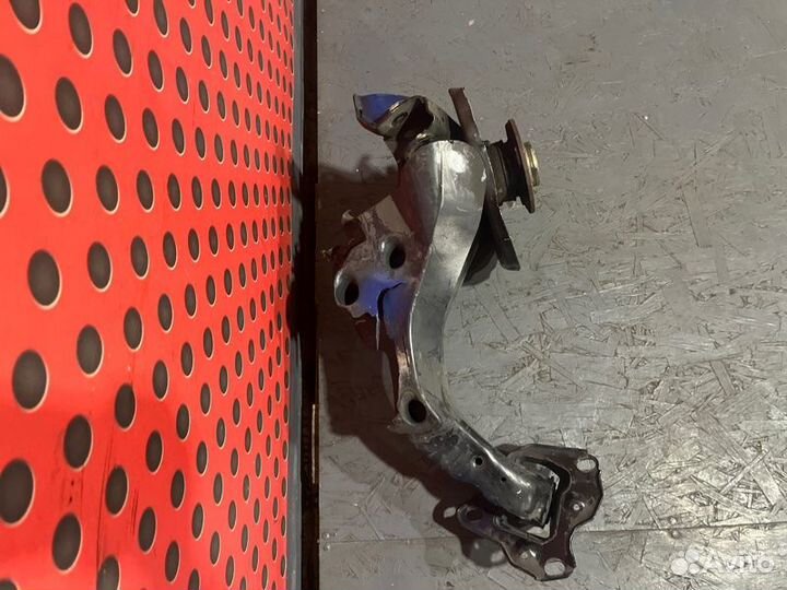 Кулак задний правый Bmw X1 F48 B38C 2018