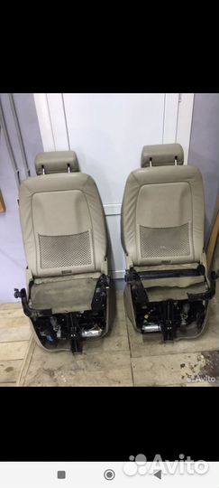 Передние кожаные сиденья Ауди А6С5 седан