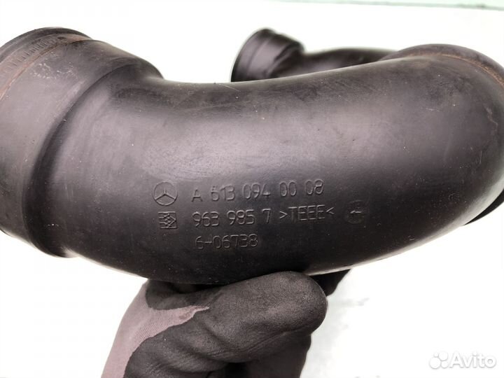 Патрубок воздушного фильтра на Mercedes W 210