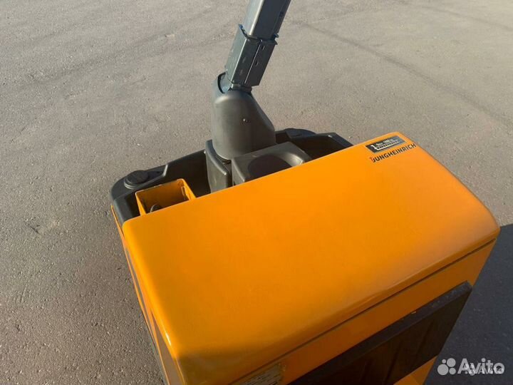 Транспортировщик паллет Jungheinrich ECE 118 Б/У