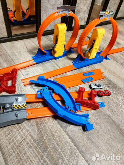 Гоночный трек с машинками