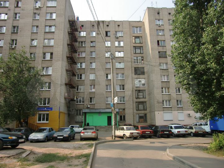 Комната 18 м² в 8-к., 6/9 эт.