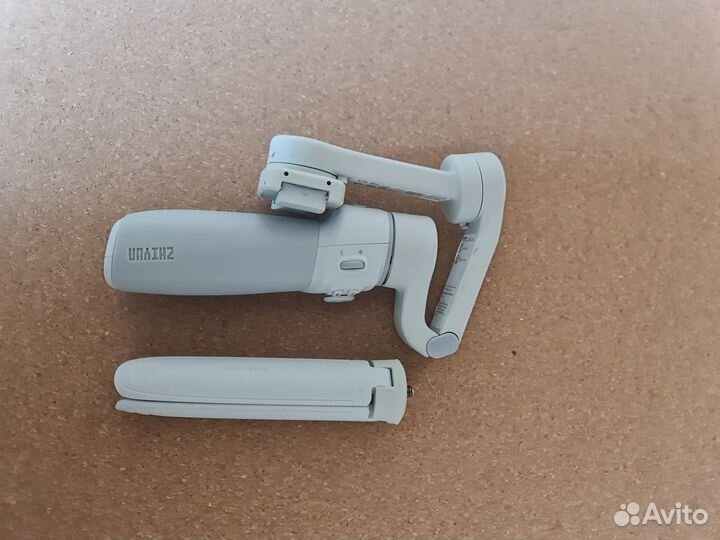 Стабилизатор для смартфона Zhiyun Smooth-Q4 штатив