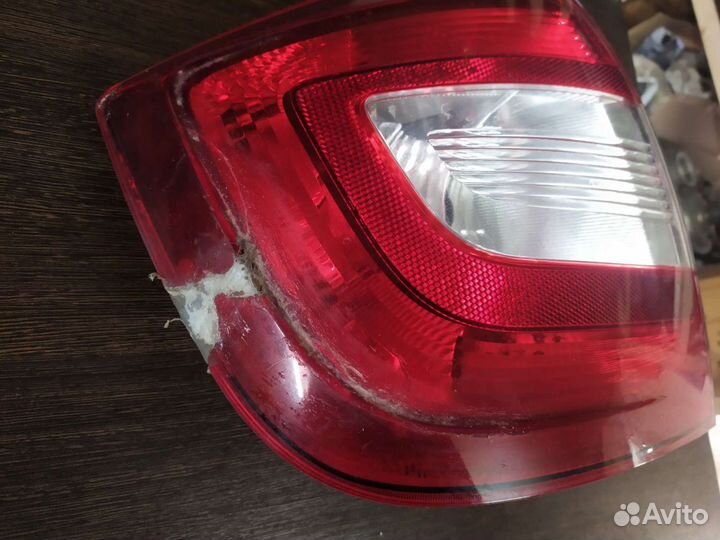 Фара задняя левая Шкода Рапид