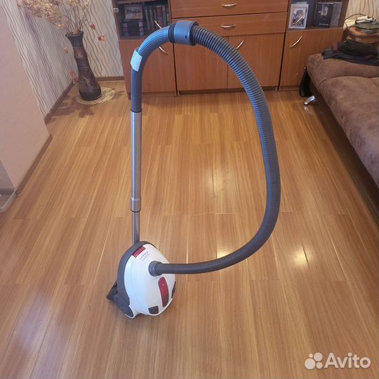 Пылесос Supra VCS-1400