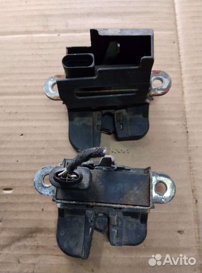 Замок крышки багажника гольф-5, хетчбек