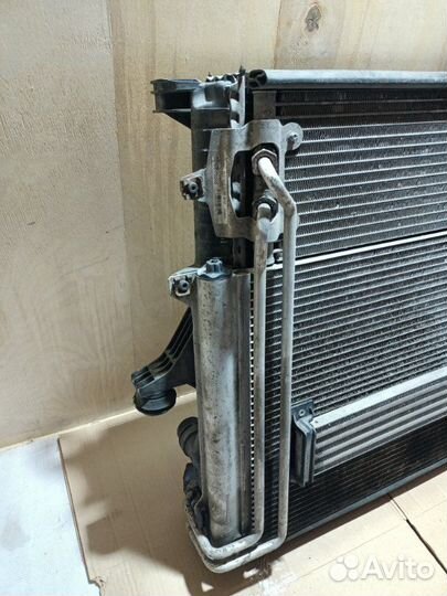Радиатор охлаждения двигателя Volkswagen Touareg